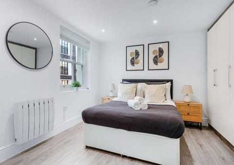 Property building, Bed, Bedroom, towels