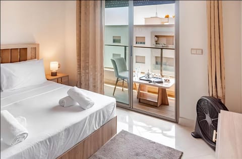 Bed, Balcony/Terrace, Photo of the whole room, Bedroom