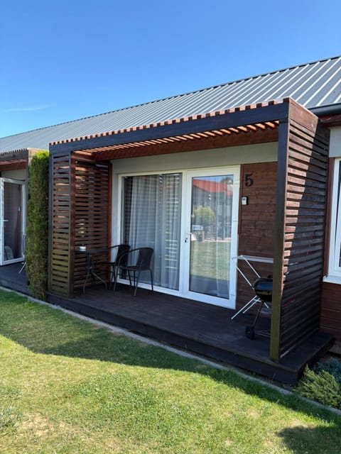 Property building, Day