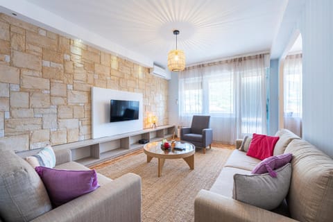 TV and multimedia, Living room, Photo of the whole room