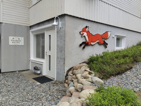 Property building, Facade/entrance, Day