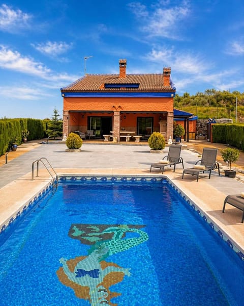 Pool view, Swimming pool, sunbed
