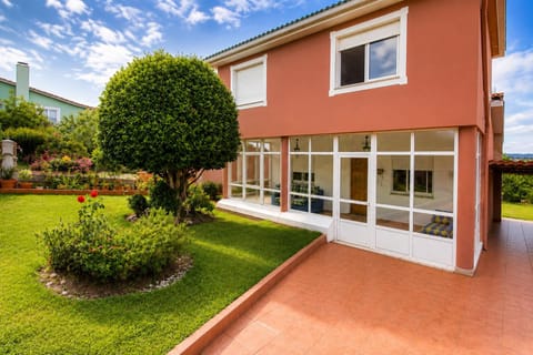 Property building, Facade/entrance, Spring, Garden