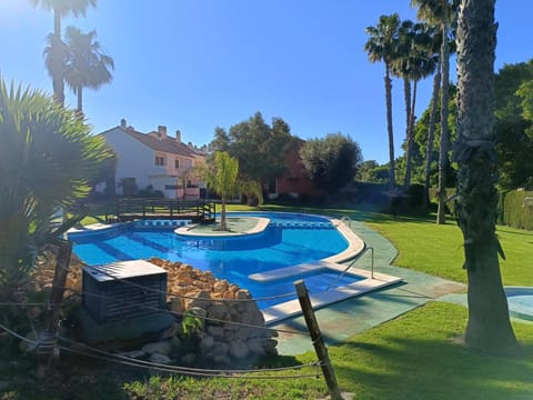 Garden, Swimming pool, Swimming pool