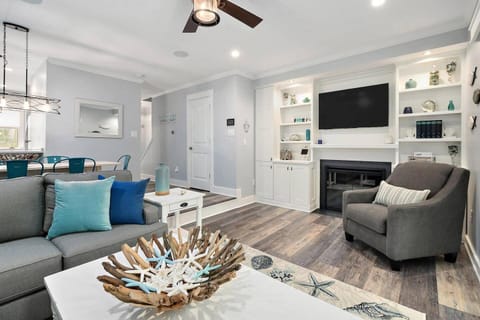 TV and multimedia, Living room, fireplace