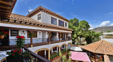 Property building, Balcony/Terrace, Mountain view
