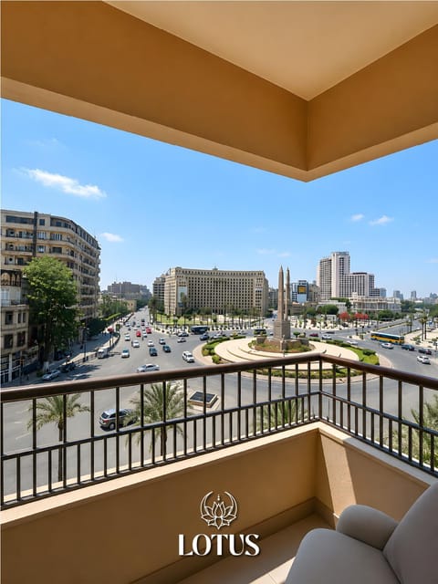 Day, View (from property/room), Balcony/Terrace, Seating area, City view, Location