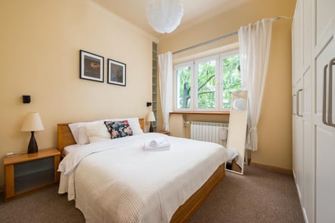 Bed, Photo of the whole room, Bedroom, towels, wardrobe