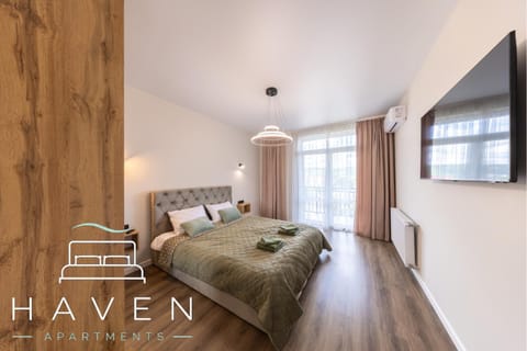 Bed, TV and multimedia, Bedroom, Swimming pool, flat iron, dryer, air conditioner