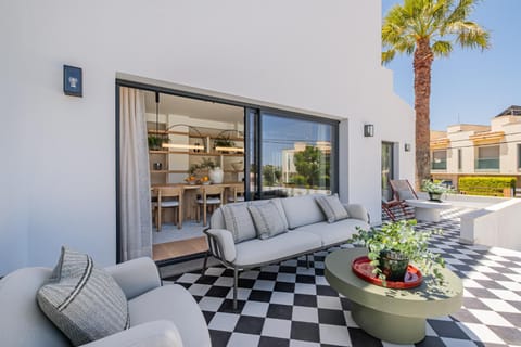 Patio, Day, Balcony/Terrace, Swimming pool