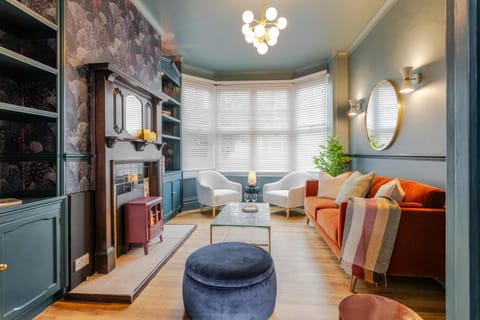 Living room, Seating area, fireplace