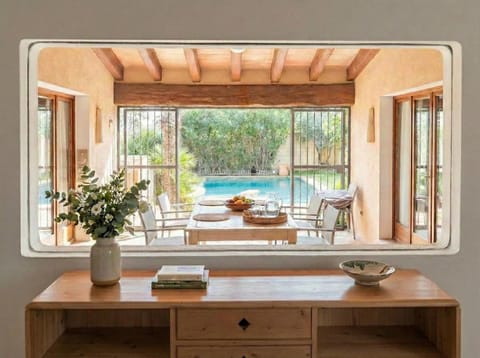 Dining area, Garden view, Pool view