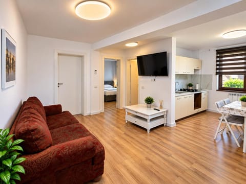 TV and multimedia, Kitchen or kitchenette, Living room