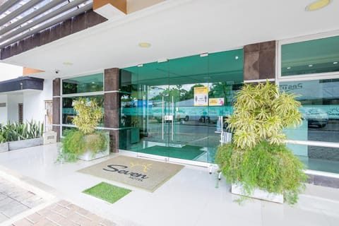 Day, Pool view, Parking