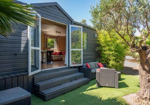 Property building, Patio, Garden, Living room, Garden view