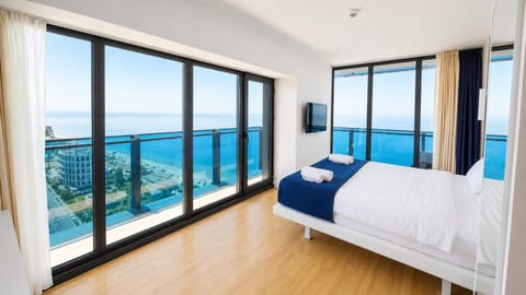 Bed, View (from property/room), Balcony/Terrace, Photo of the whole room, Bedroom, Sea view