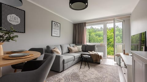 Bed, TV and multimedia, View (from property/room), Living room, Photo of the whole room, Seating area
