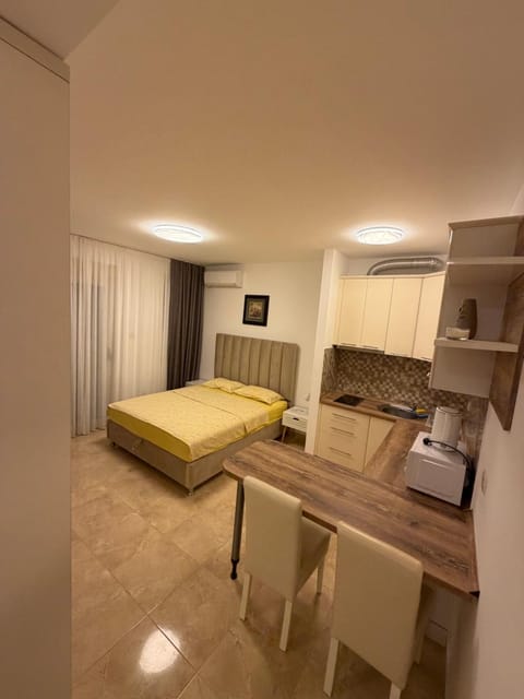 Bed, Kitchen or kitchenette