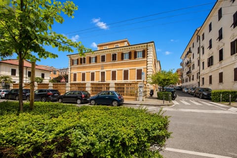 Property building, Neighbourhood, Street view
