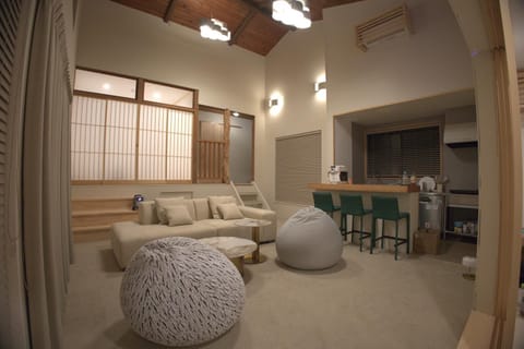 Kitchen or kitchenette, Living room, air conditioner