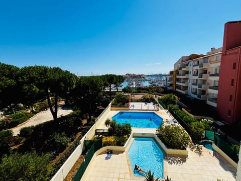 Property building, Natural landscape, Pool view, Sea view, Swimming pool