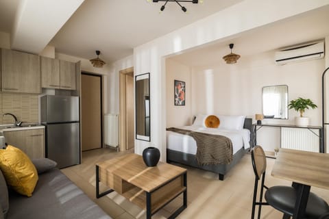 Bed, Living room, Photo of the whole room, Seating area, Bedroom, air conditioner