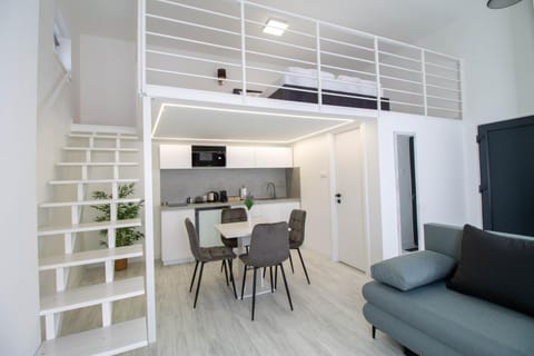 Kitchen or kitchenette, Living room