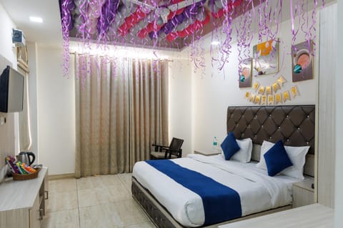 Bed, TV and multimedia, Bedroom, air conditioner