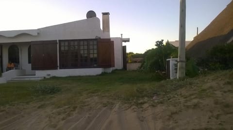 Facade/entrance, Off site