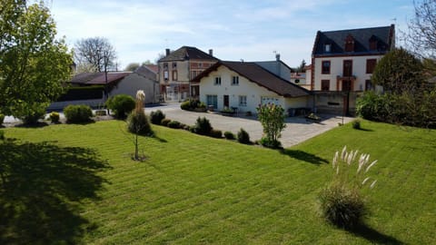 Property building, Spring, Day, Natural landscape, Garden, Garden view