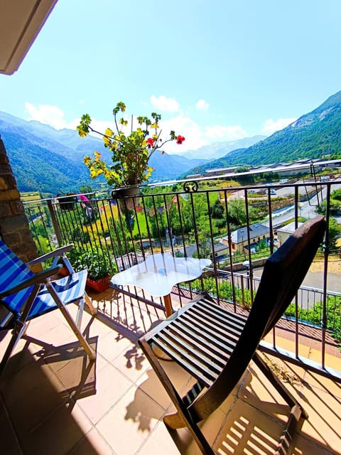 Natural landscape, View (from property/room), Balcony/Terrace, Lake view, Mountain view