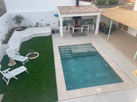 Patio, Day, Pool view, Swimming pool, sunbed