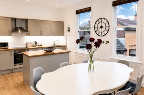 Food and drinks, Food and drinks, Dining area, Food, Food, Dinner
