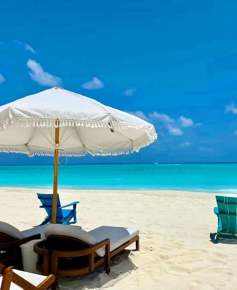 Nearby landmark, Day, Natural landscape, Beach, Sea view, sunbed