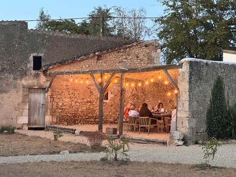 Patio, People, BBQ facilities, Garden, Garden, Dining area, Garden view, Garden view, Sunset, Inner courtyard view