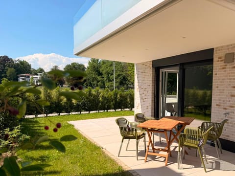 Garden, Balcony/Terrace