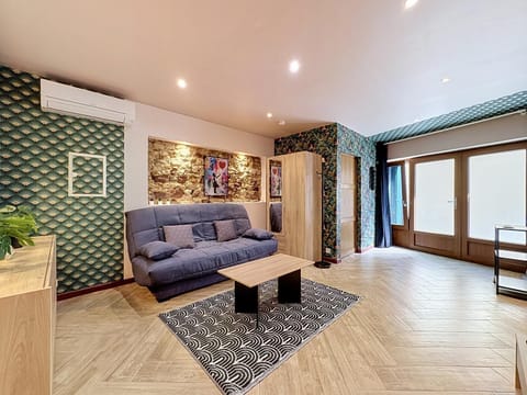TV and multimedia, Living room, Seating area, storage, storage, air conditioner, air conditioner