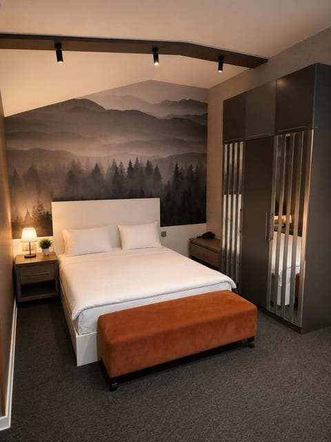 Bed, Photo of the whole room, Bedroom