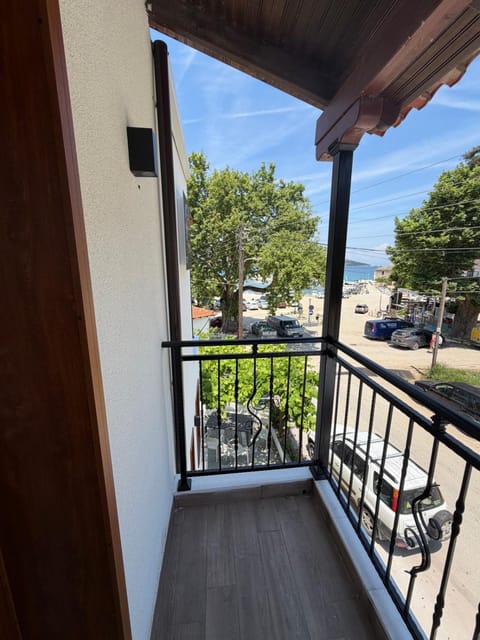 Day, Natural landscape, Balcony/Terrace
