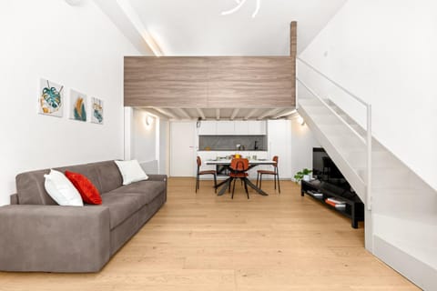 Spring, Bed, Day, Night, Winter, Summer, TV and multimedia, Kitchen or kitchenette, Living room, Photo of the whole room, Dining area, Bedroom, Autumn, Seasons, Time of day, dishwasher, heating, internet, oven, stove, washing machine, air conditioner
