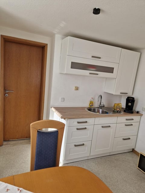 Coffee/tea facilities, Kitchen or kitchenette