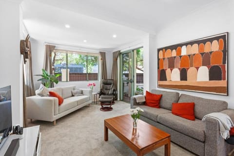 Communal lounge/ TV room, Living room, Seating area