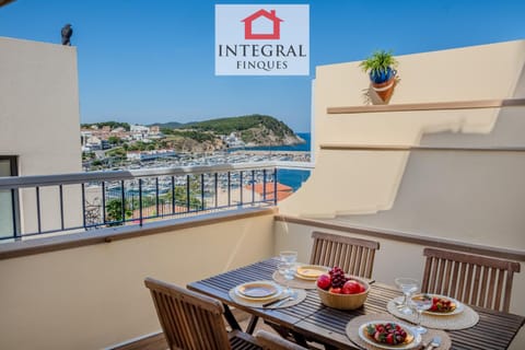 Day, Natural landscape, Balcony/Terrace, Mountain view, Sea view