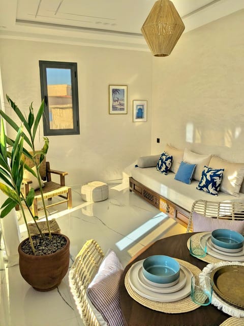 Living room, Dining area