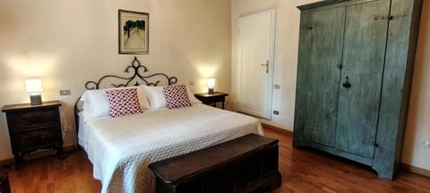 Nearby landmark, Bedroom, City view, Landmark view, heating, wardrobe, air conditioner