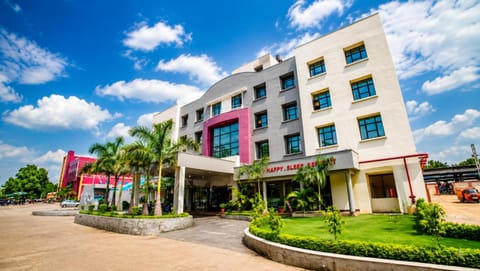 Property building, Facade/entrance