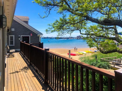 Property building, Patio, Day, Natural landscape, Summer, Garden, View (from property/room), Balcony/Terrace, Beach, Sea view