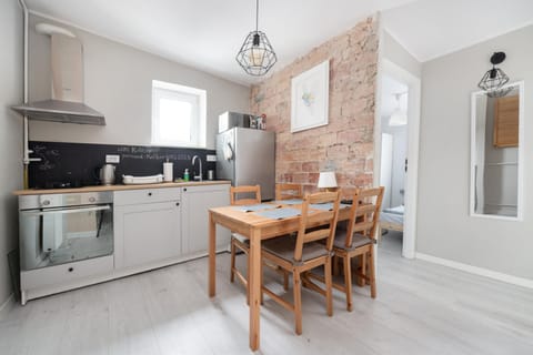 Kitchen or kitchenette, oven