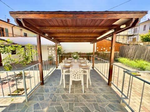 Patio, Day, View (from property/room), Balcony/Terrace, Dining area