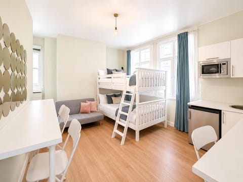 Bed, Kitchen or kitchenette, Photo of the whole room, Bedroom, bunk bed, hair dresser, minibar